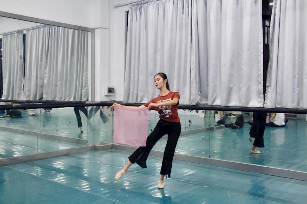 a914d6cfe4c34566ac3f7bb84d310d9c.jpg a914d6cfe4c34566ac3f7bb84d310d9c.jpg